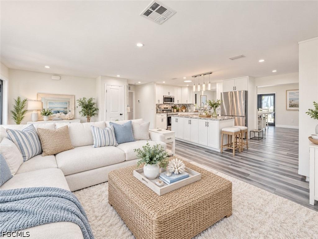 N Town And River Dr, Fort Myers, FL 33919