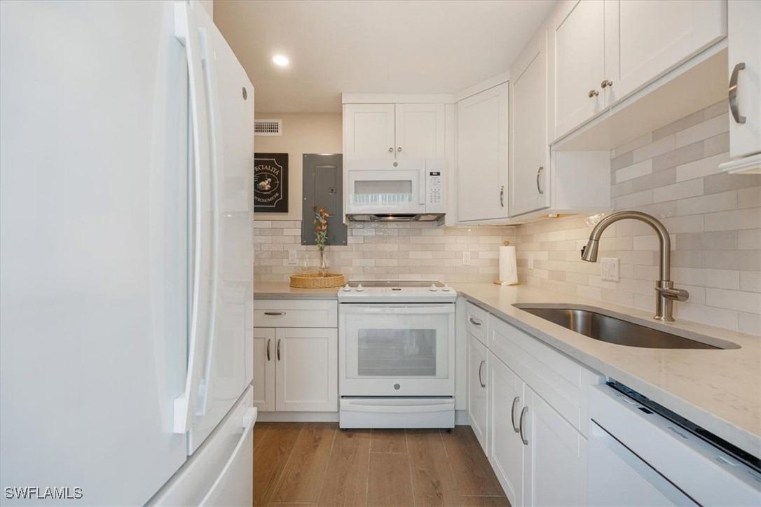 12th Ave S, Naples, FL 34102