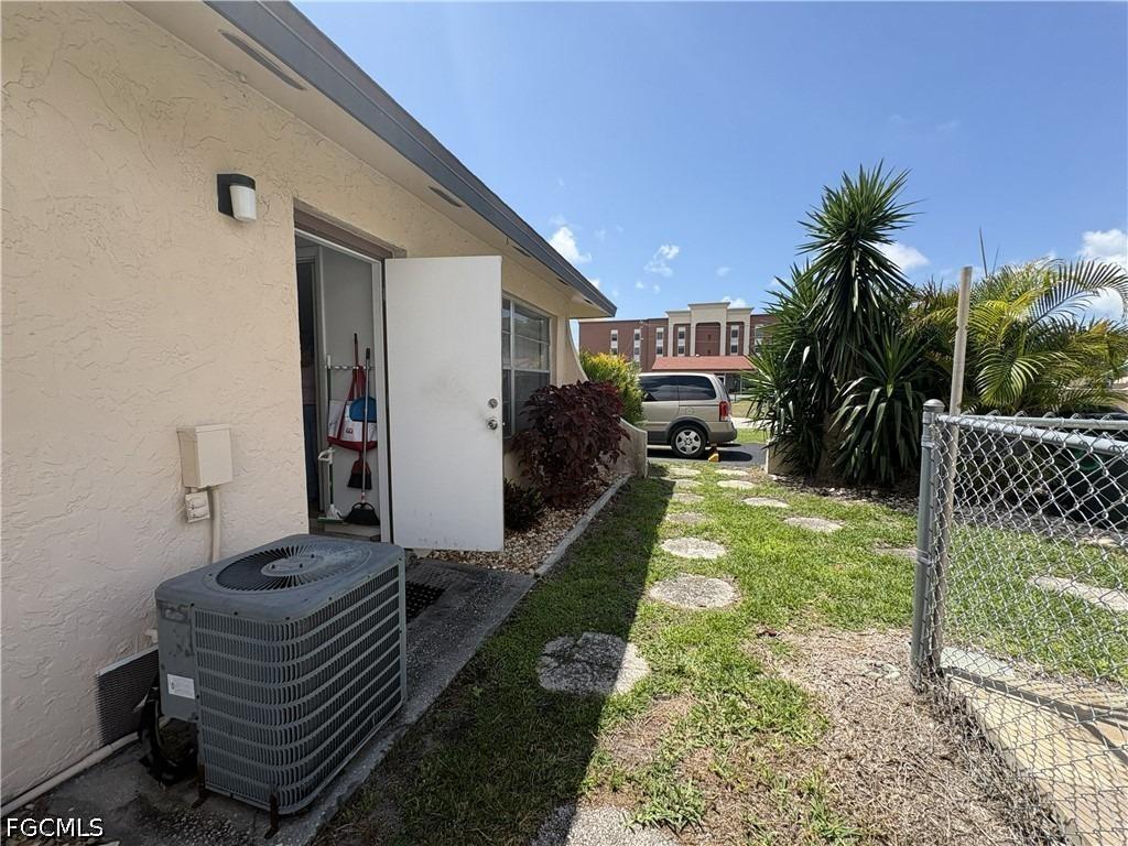 Se 47th St, Cape Coral, FL 33904