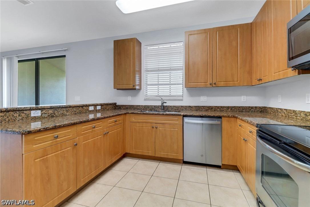 Summit Place Cir, Naples, FL 34119