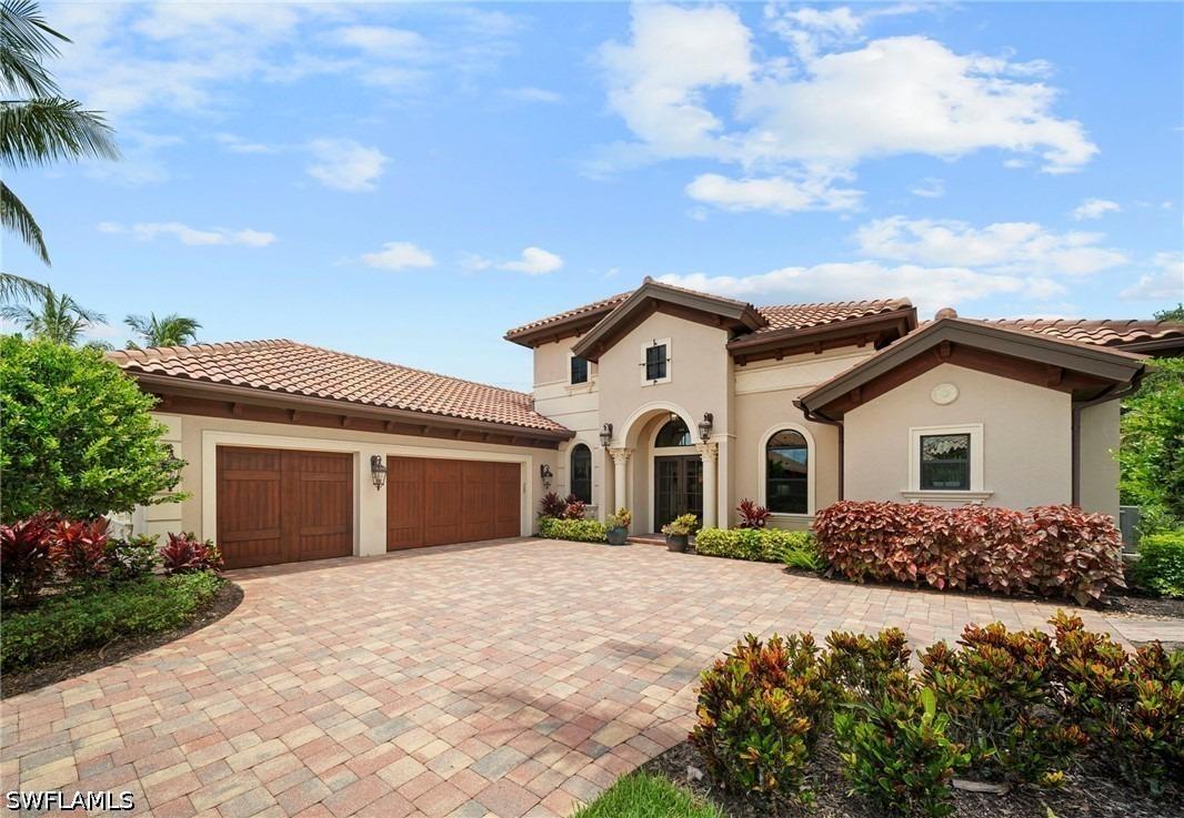 Costa Cir, Naples, FL 34113