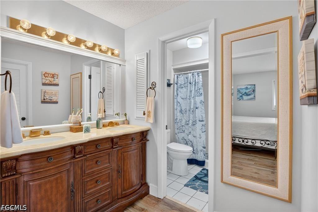 Vinsetta Ave, North Fort Myers, FL 33903