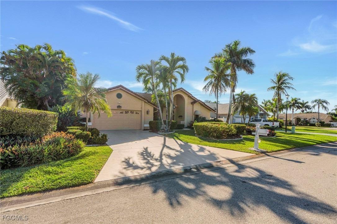 Banyan Cove Cir, Fort Myers, FL 33919