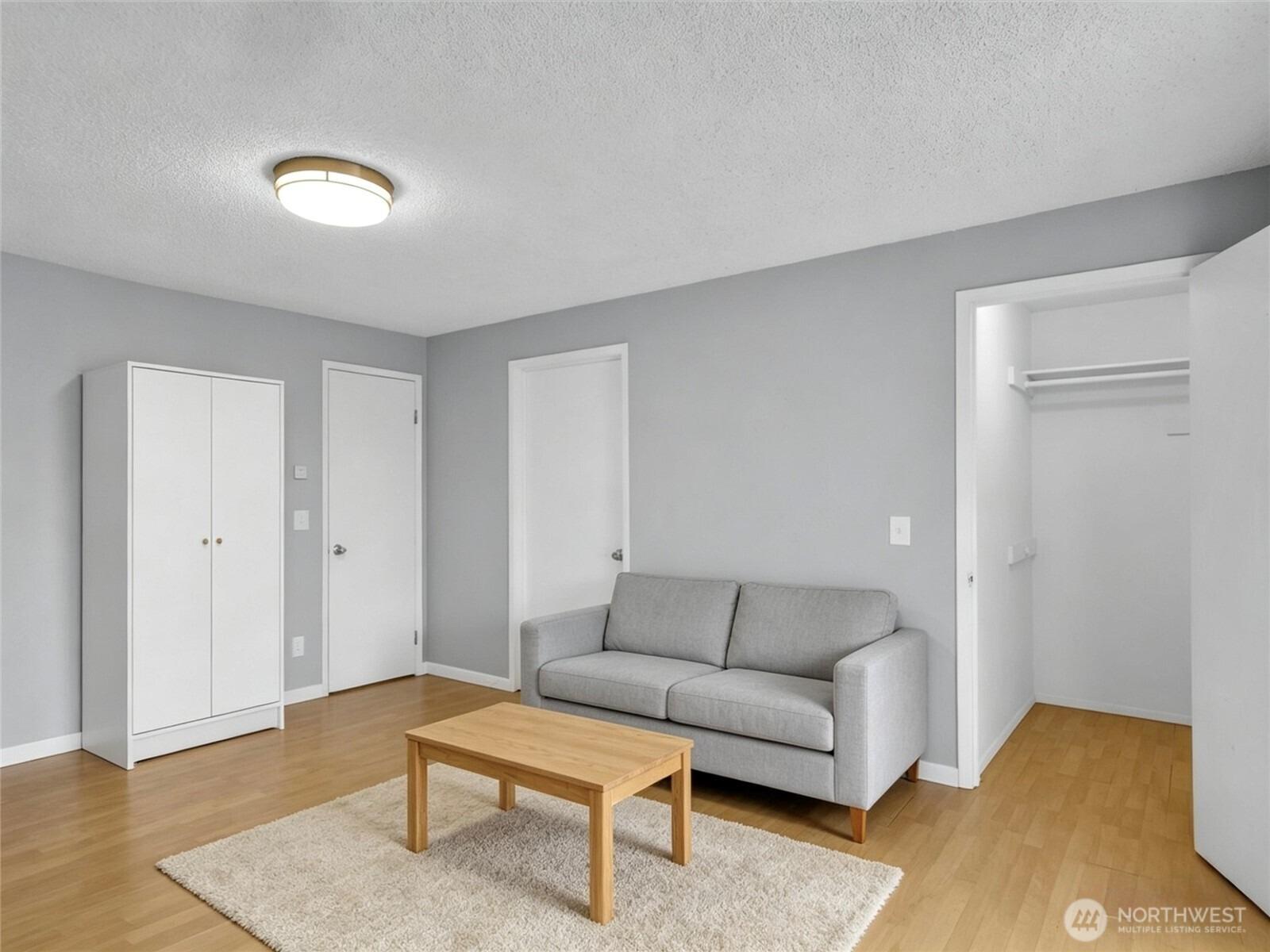 W James St, Kent, WA 98032