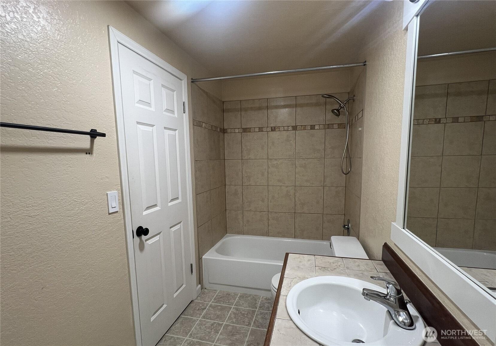 Holly Dr, Everett, WA 98204