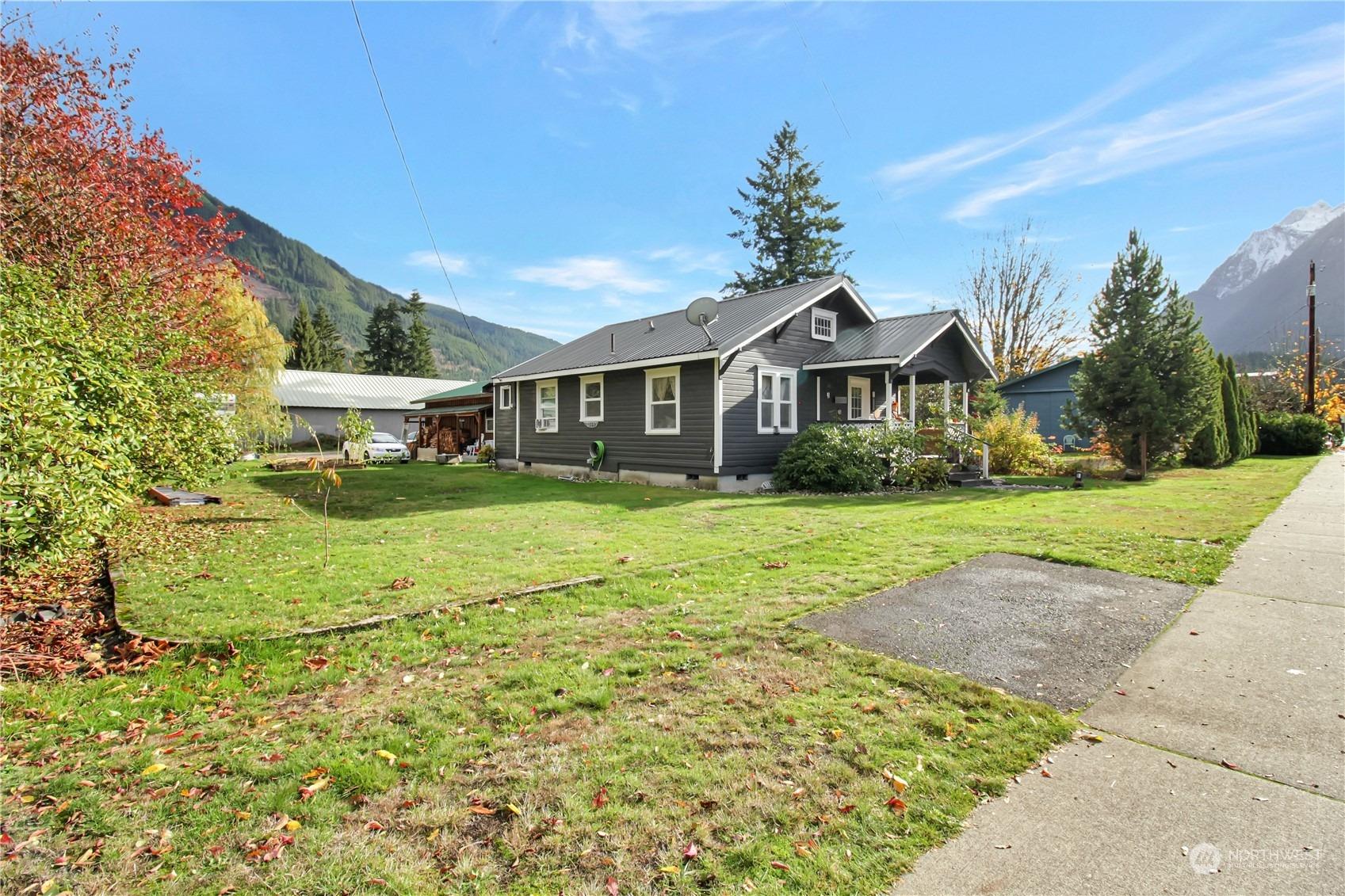 S Emens Ave, Darrington, WA 98241