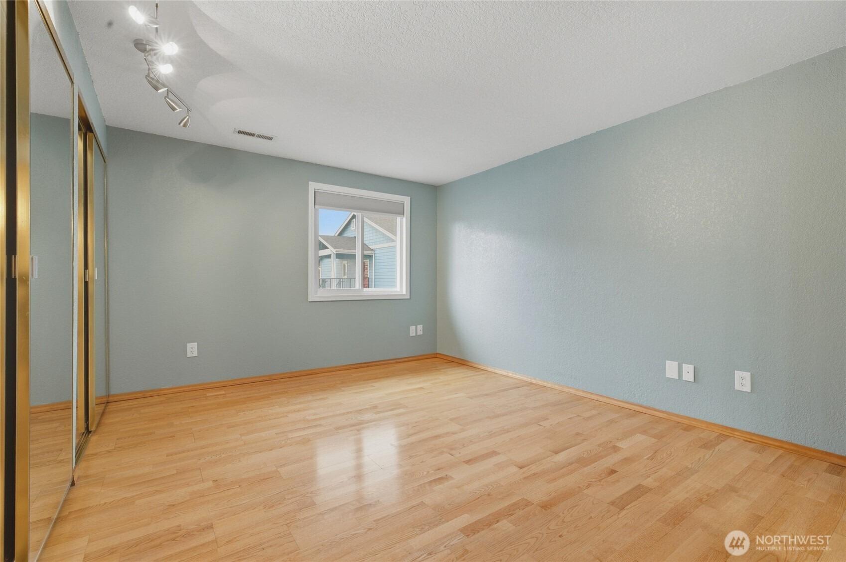 Se 32nd St, Bellevue, WA 98005