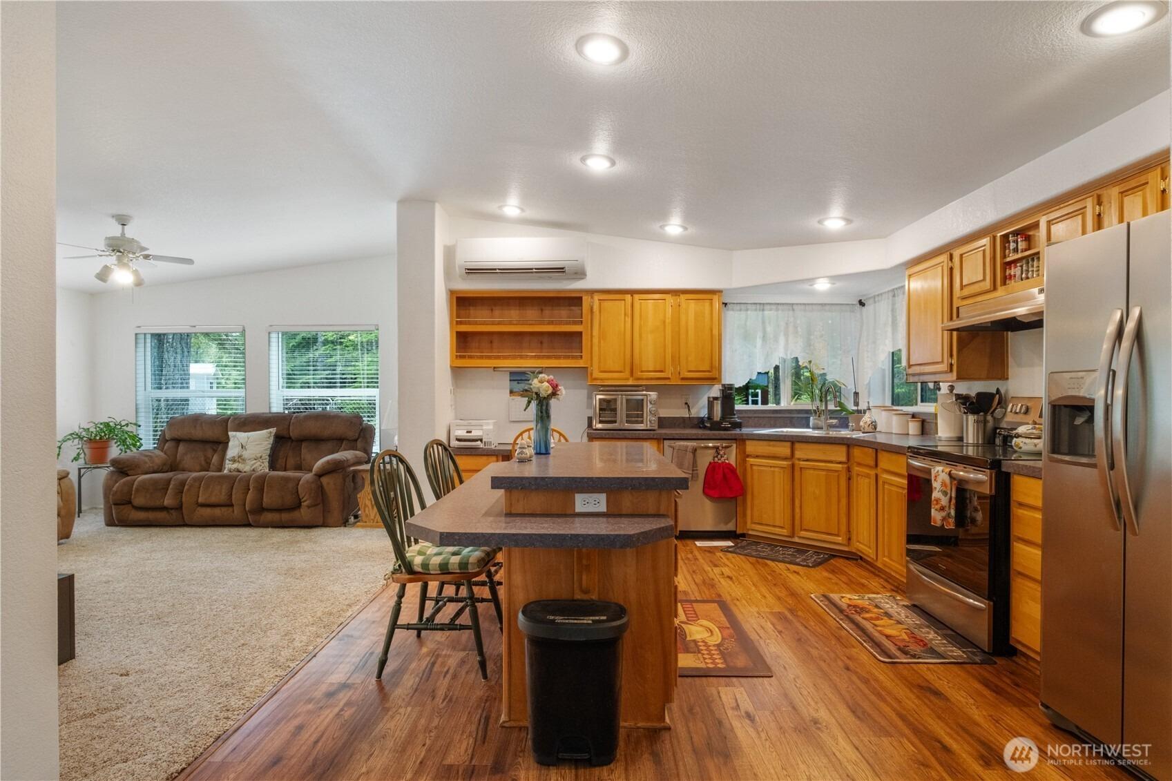 N Hamma Hamma Dr W, Hoodsport, WA 98548