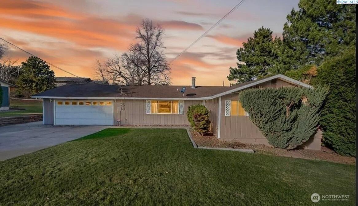 Taylor St, Sunnyside, WA 98944