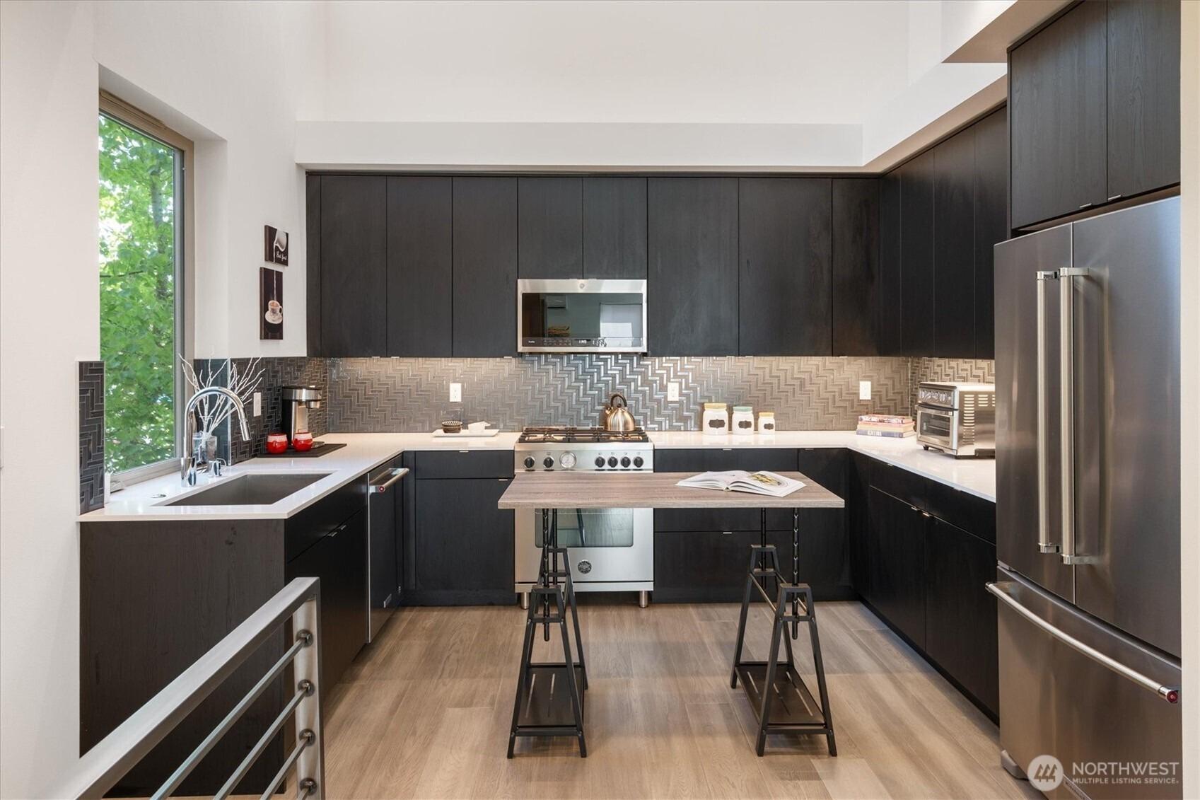 28th Ave, Seattle, WA 98122