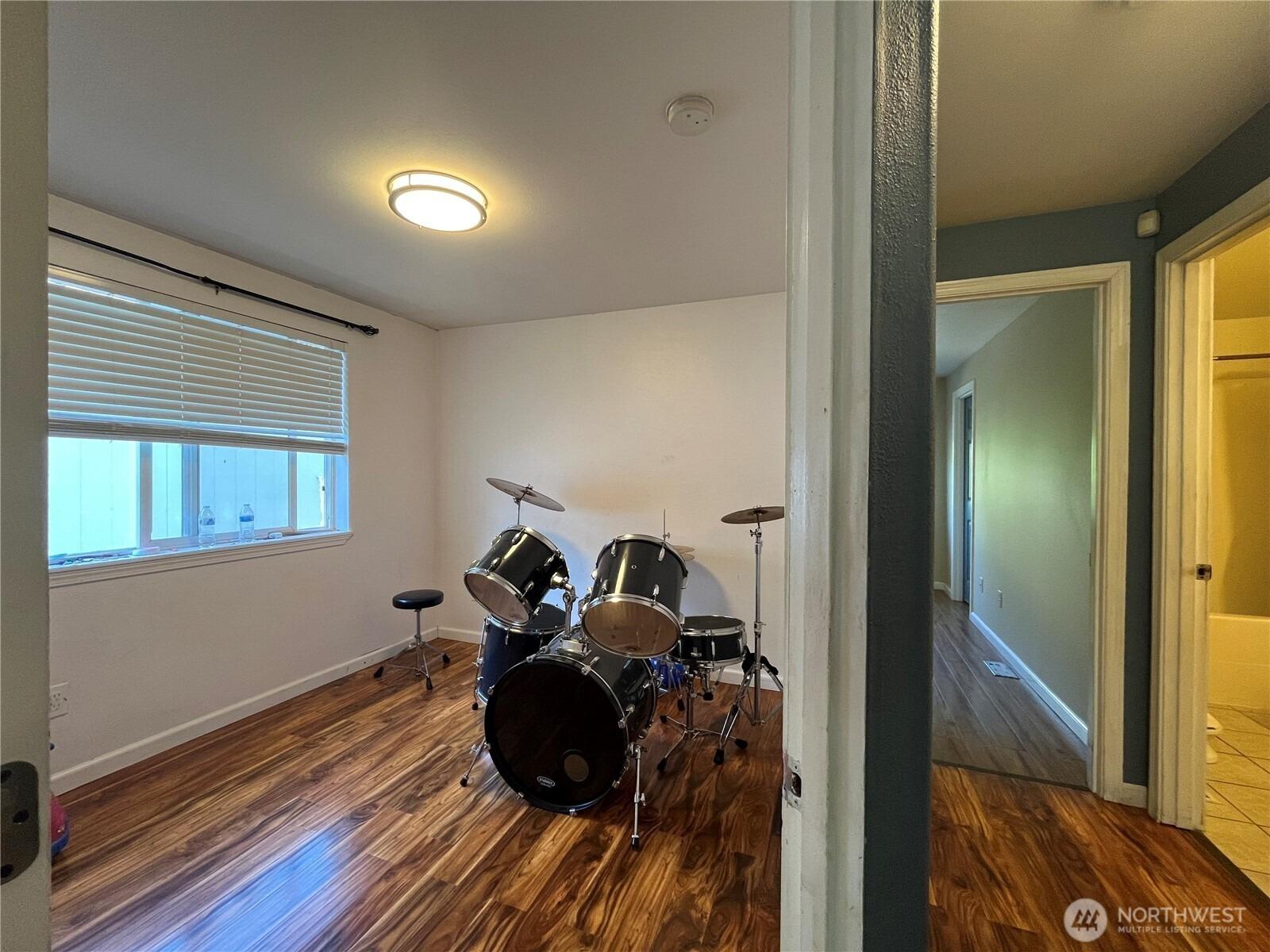 1st Ave Sw, Burien, WA 98146