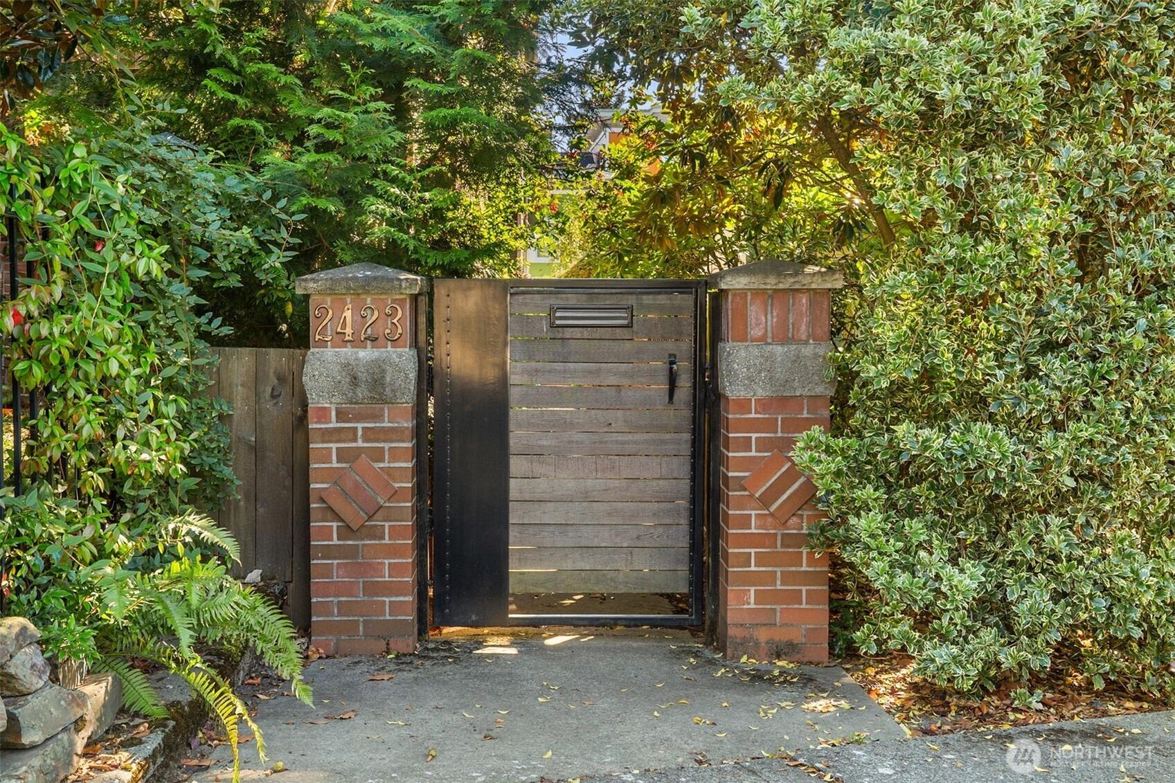 N 75th St, Seattle, WA 98103