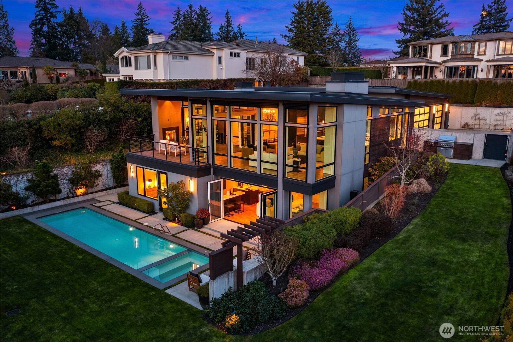 Ne 20th St, Clyde Hill, WA 98004