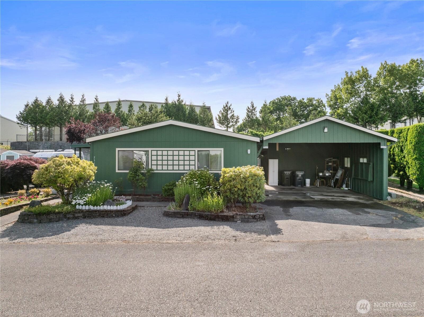 18th Avenue Ct E, Tacoma, WA 98404