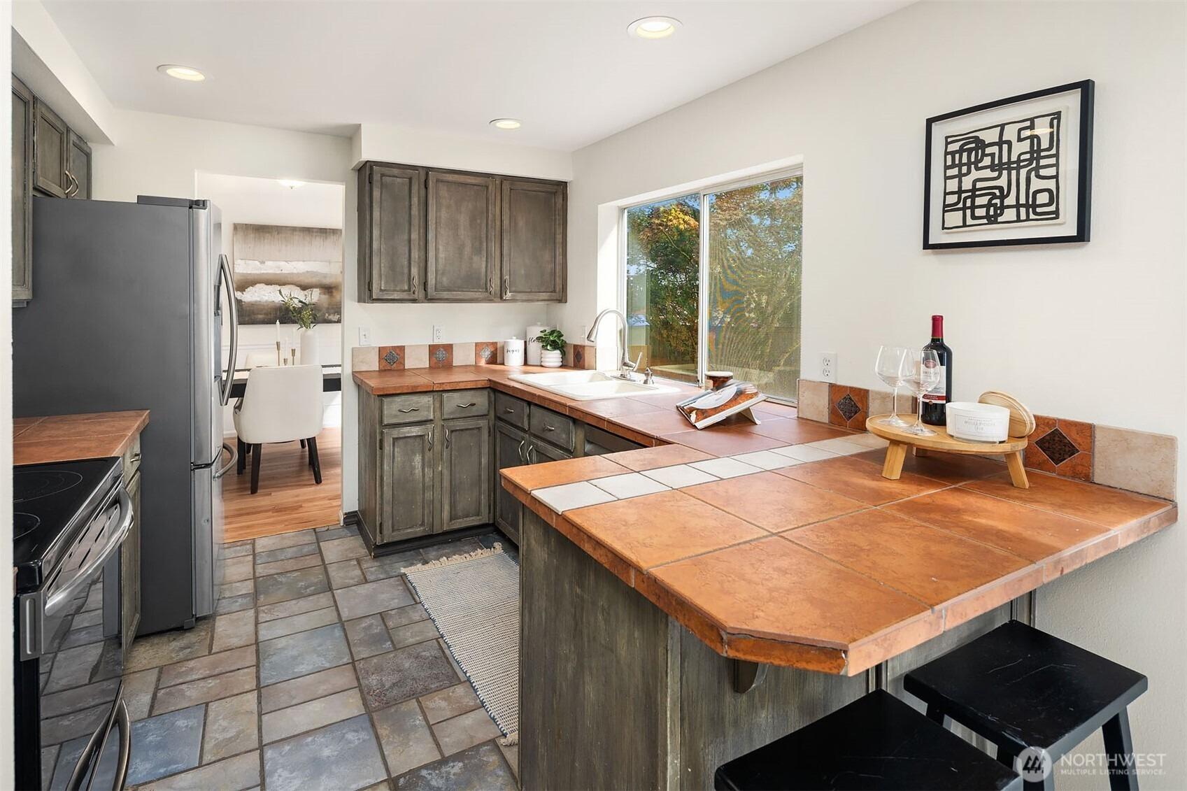 Se 282nd St, Maple Valley, WA 98038