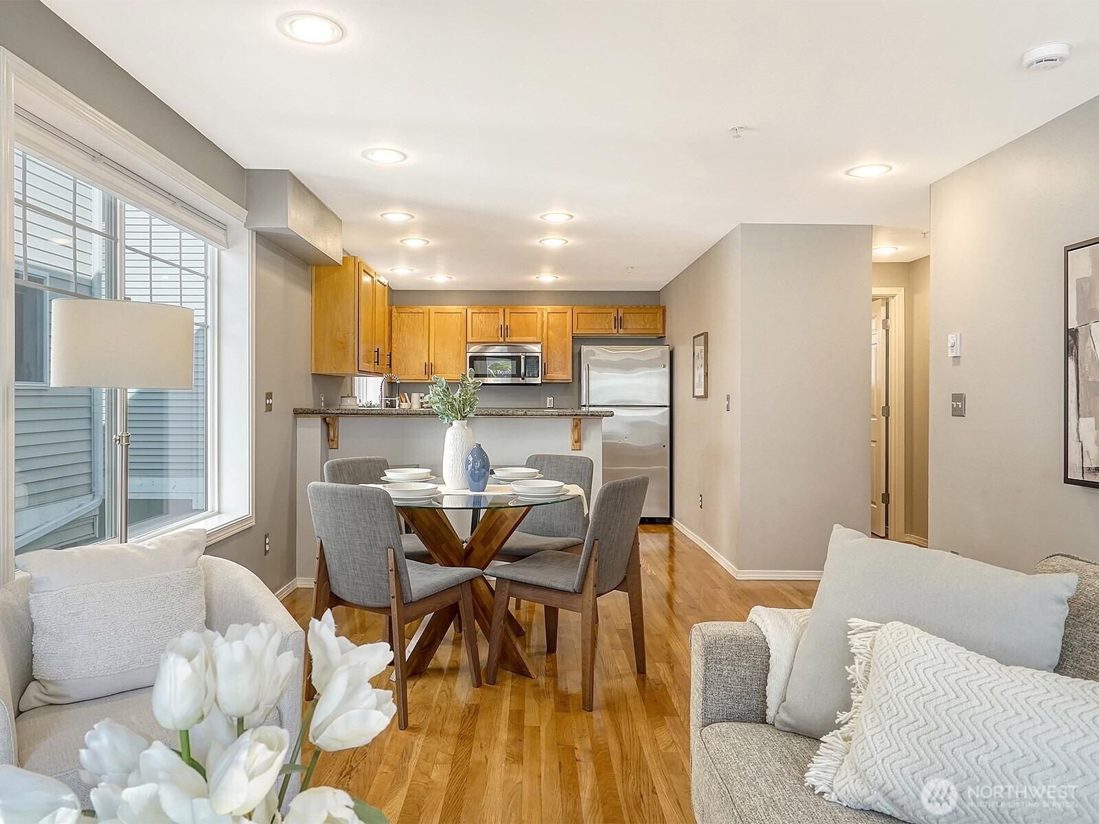 Midvale Ave N, Seattle, WA 98103