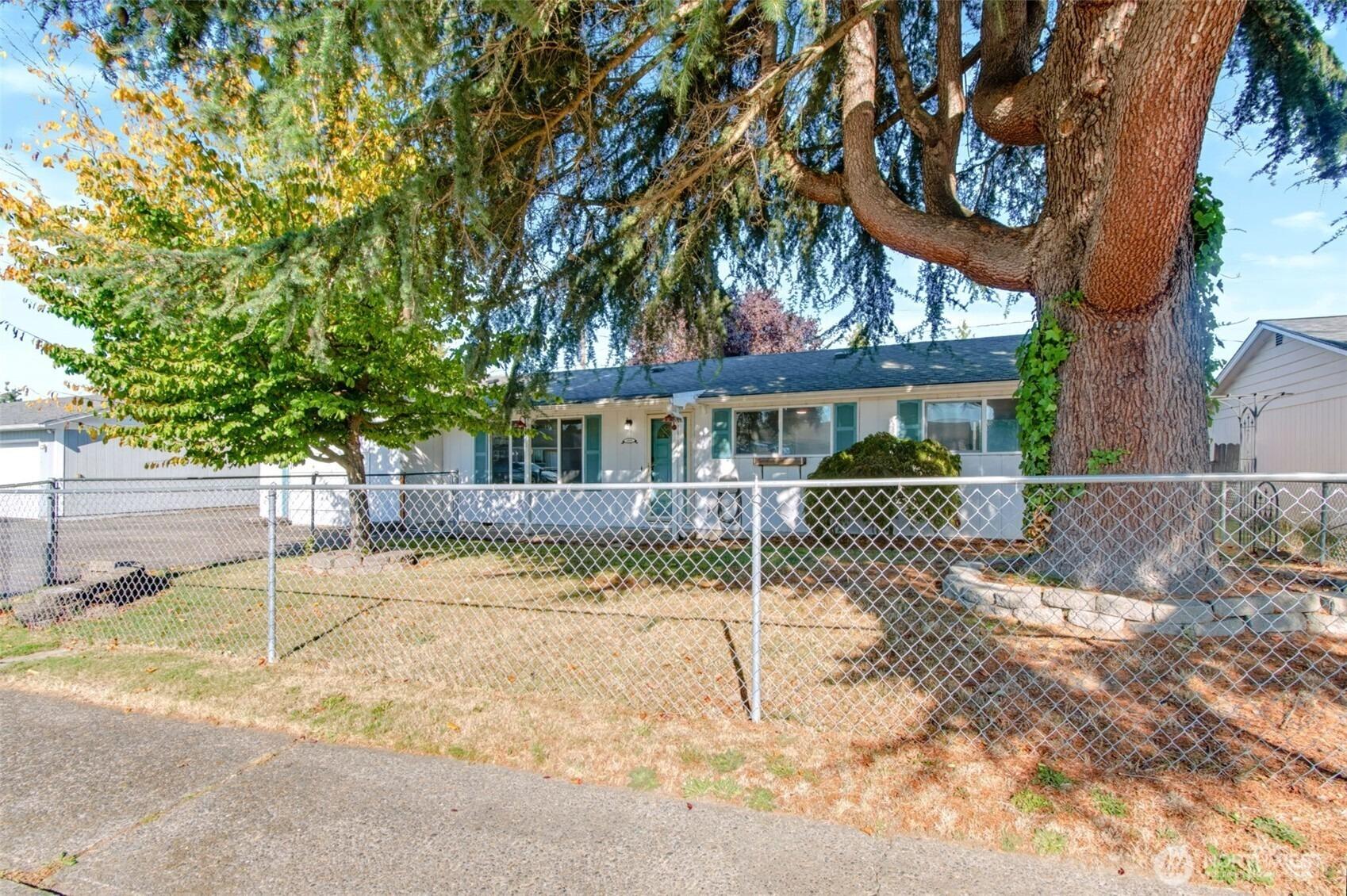 Douglas St, Longview, WA 98632