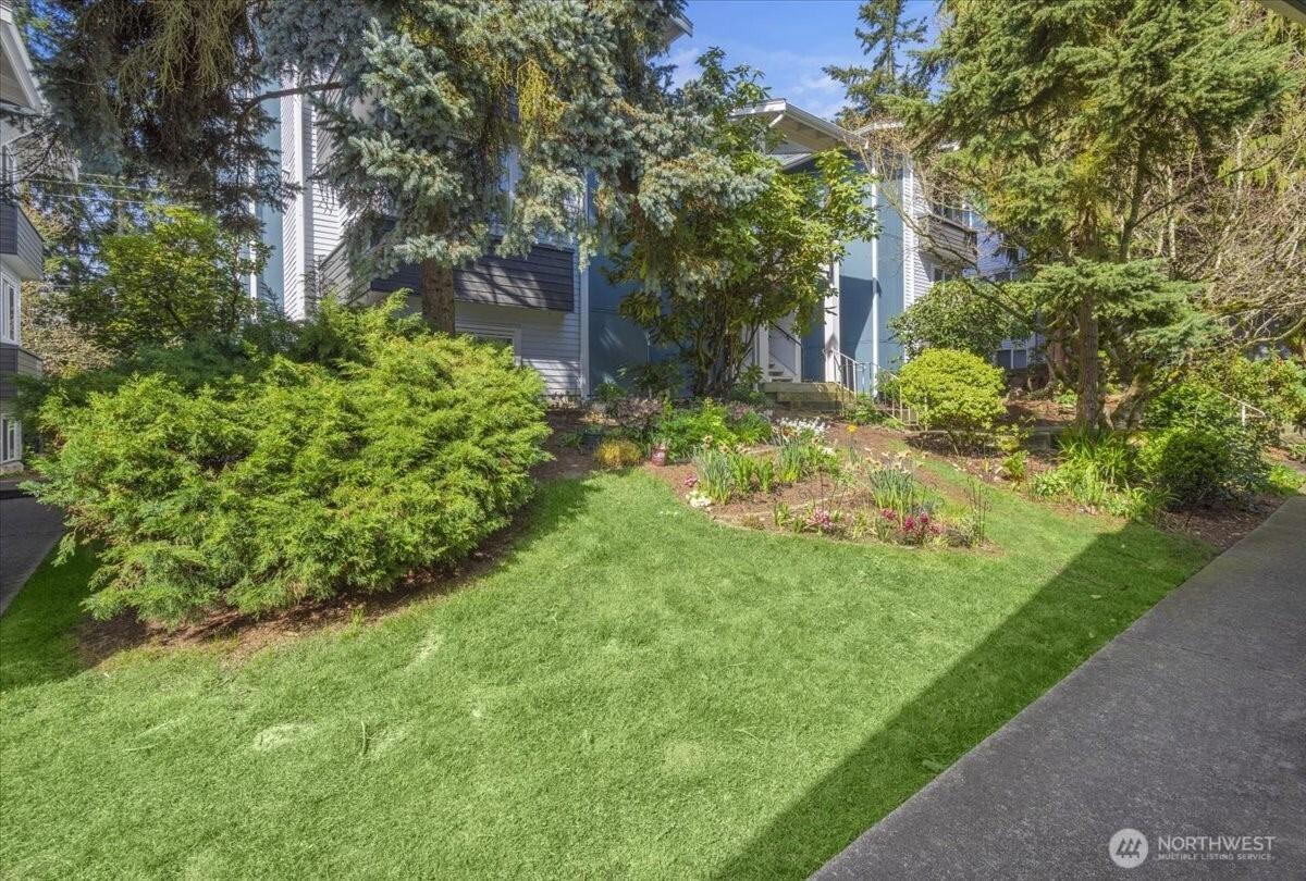 N 163rd St, Shoreline, WA 98133