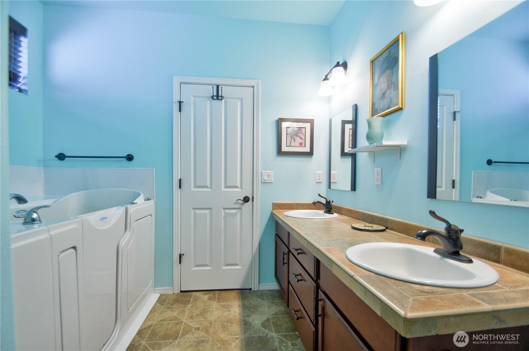 Periwinkle Loop Ne, Olympia, WA 98516