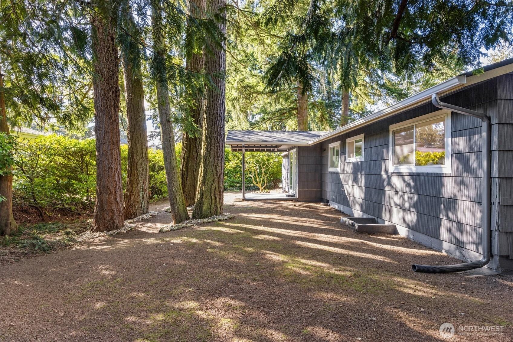 221st Pl Sw, Mountlake Terrace, WA 98043