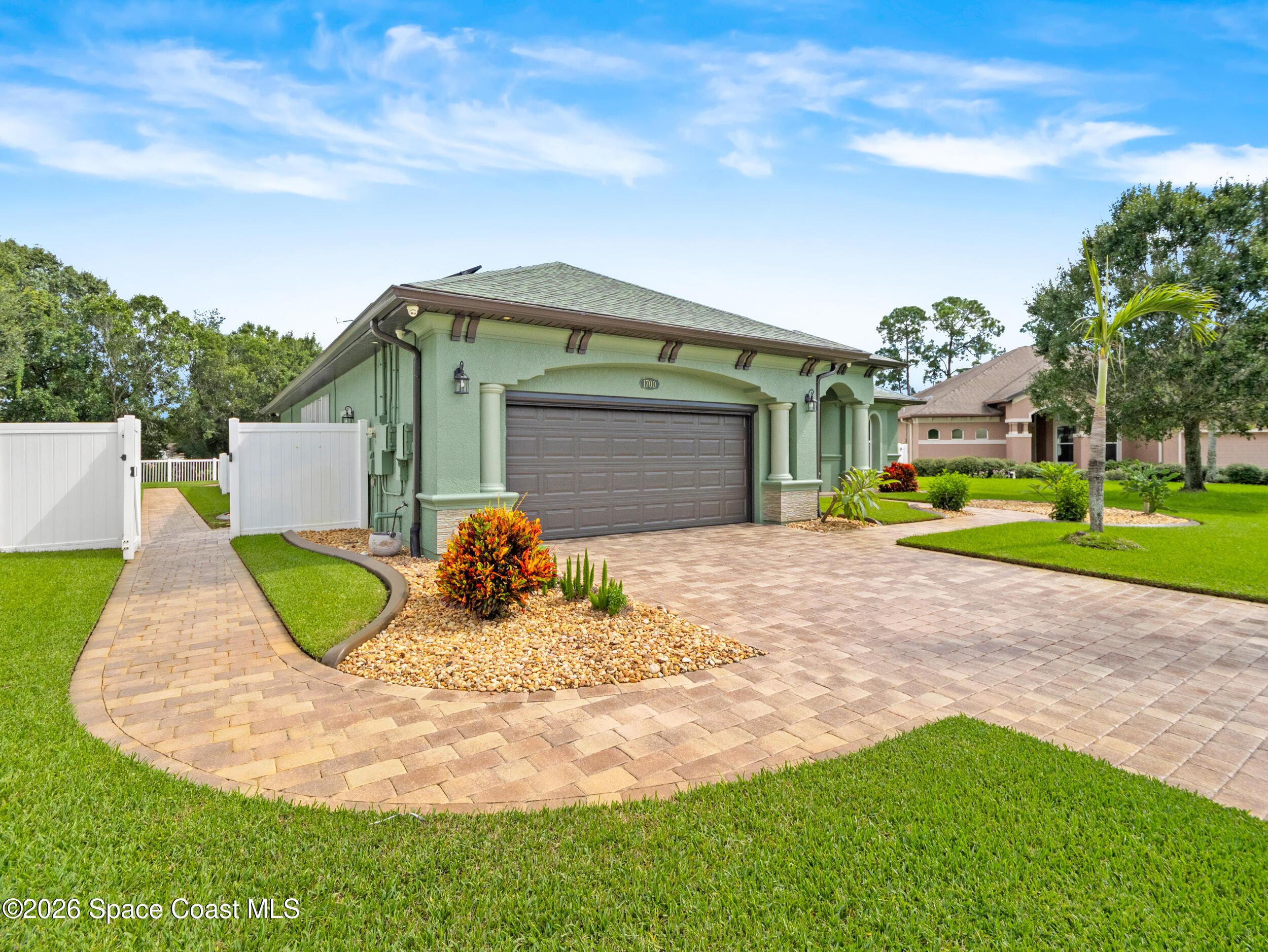 Marcello Dr, Melbourne, FL 32934