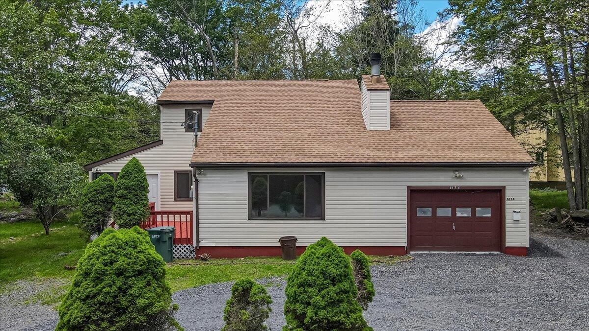 Rimrock Dr, Tobyhanna, PA 18466