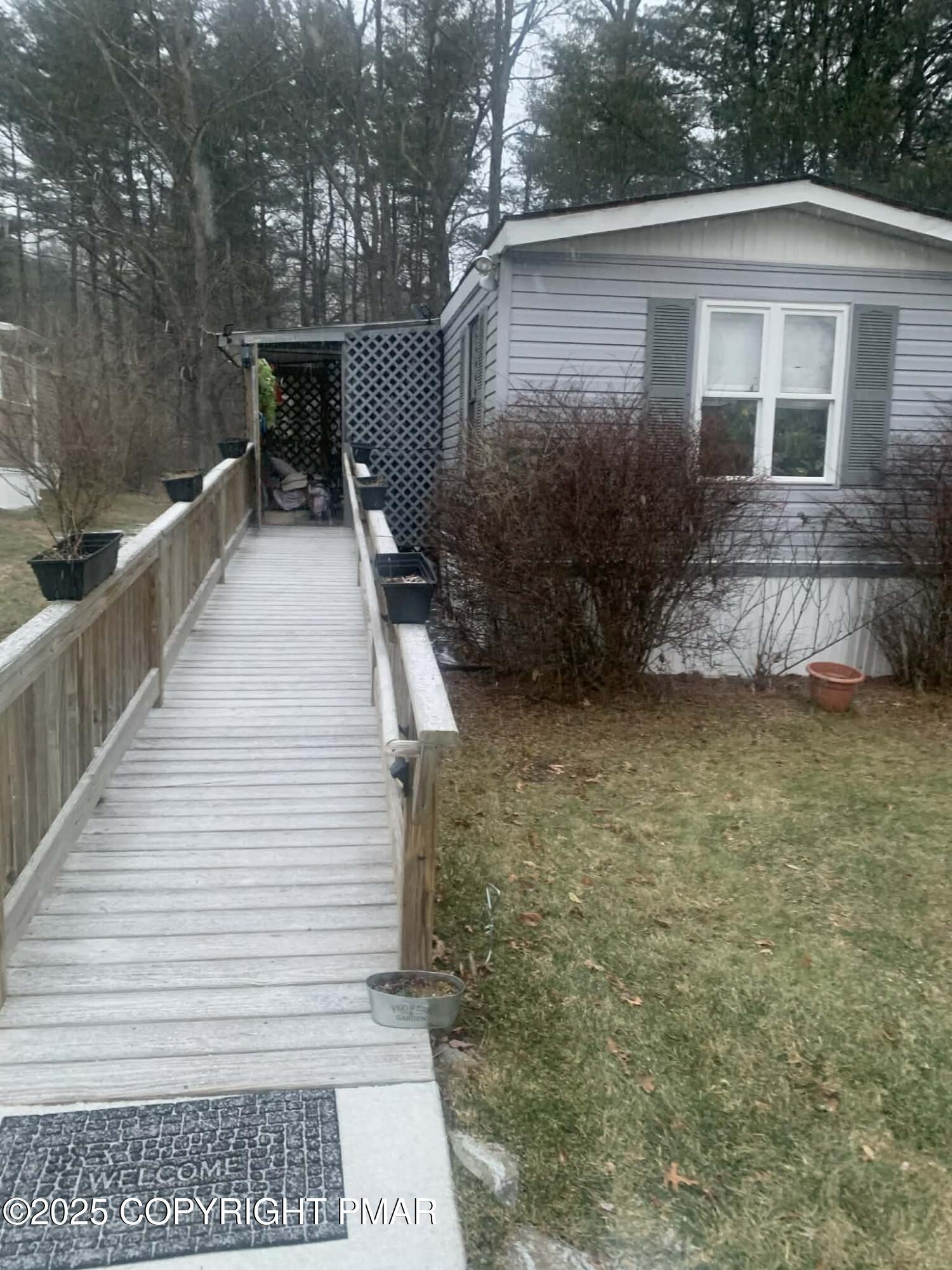 Gold Ln, Stroudsburg, PA 18360