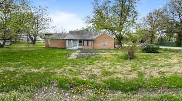 W Maple Ave, Hartford, KS 66854