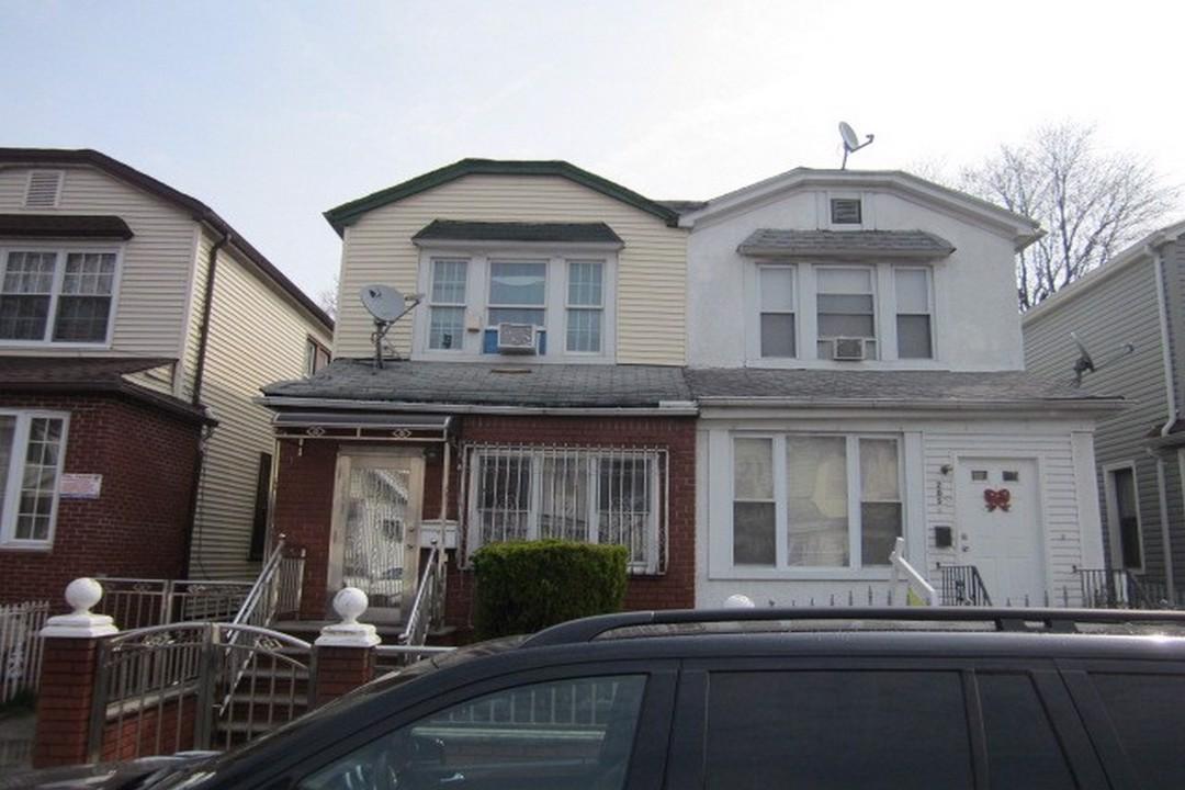 E 35th St, Brooklyn, NY 11203
