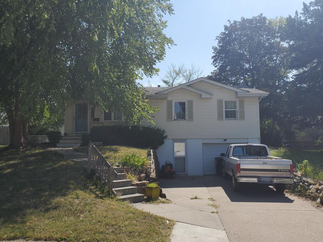 S 121st St, Omaha, NE 68137
