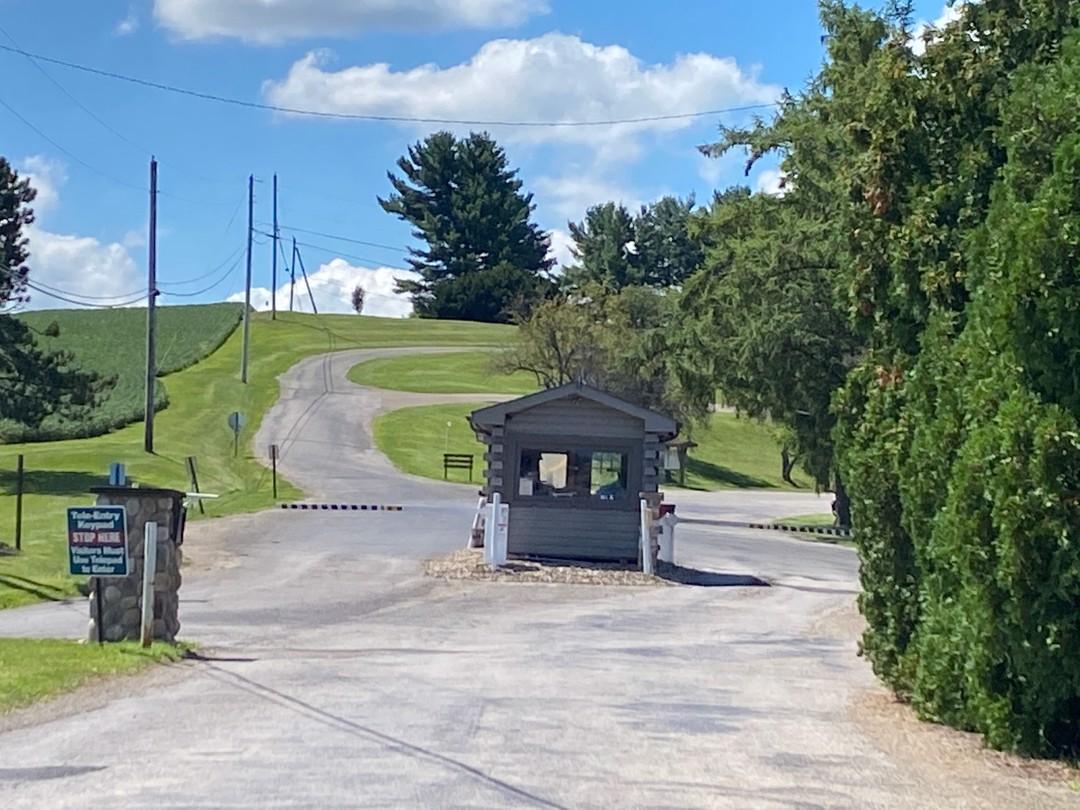 Arbon Dr, Millersburg, OH 44654