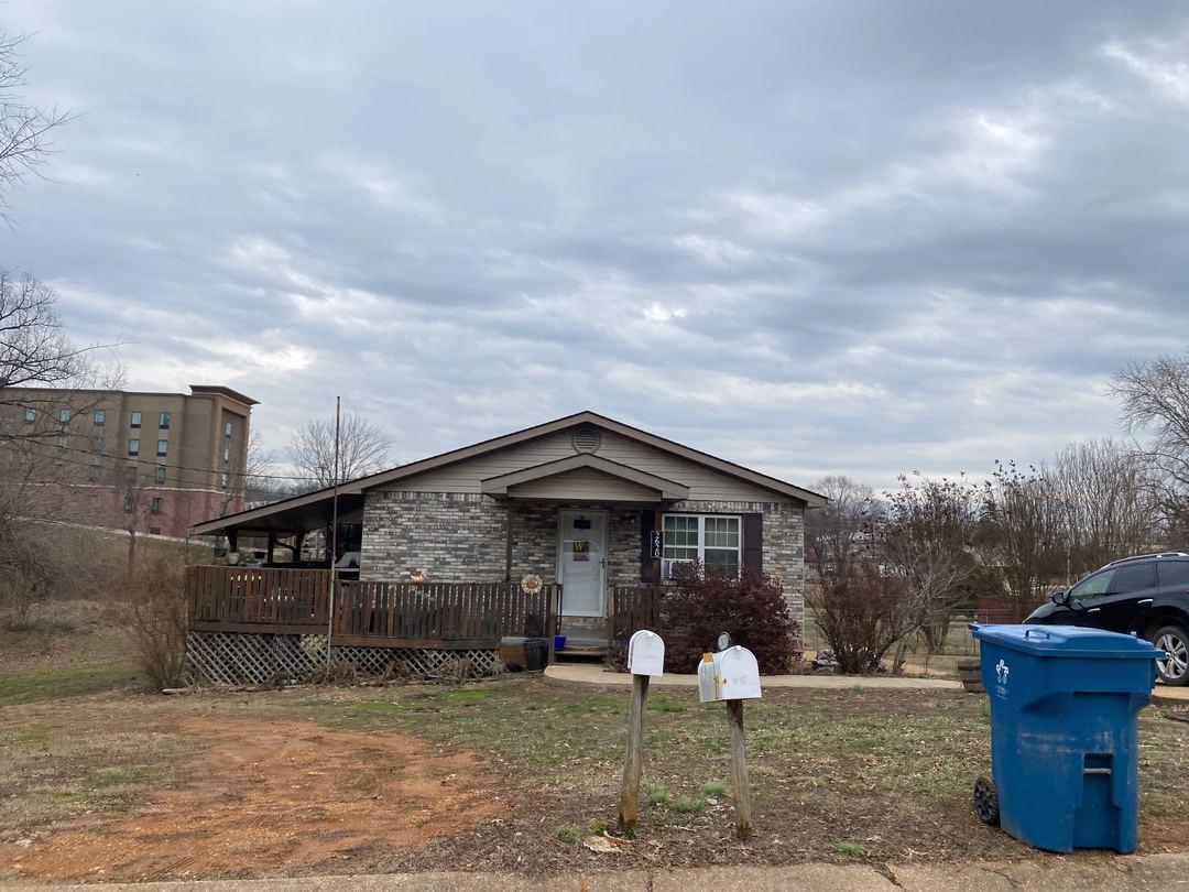 Forest View St, Poplar Bluff, MO 63901