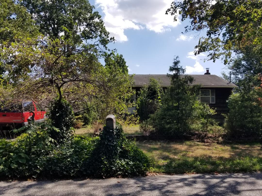 Henry St, Mastic, NY 11950