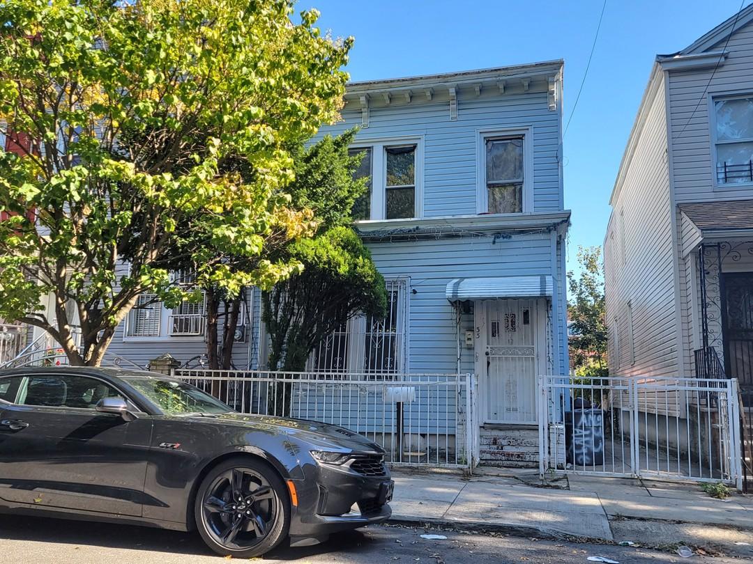 Hemlock St, Brooklyn, NY 11208