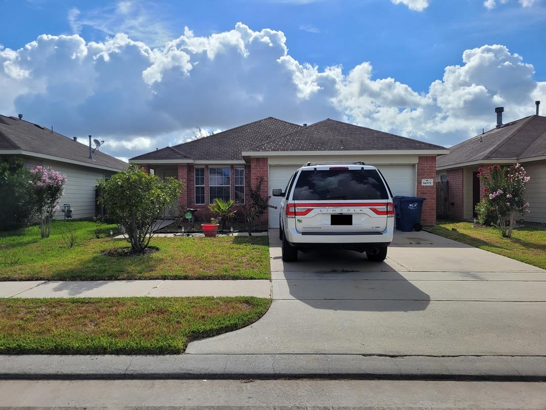 Crestbourne Ct, Houston, TX 77014
