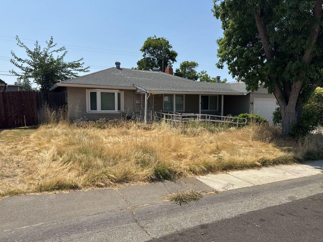 Claussen Way, North Highlands, CA 95660