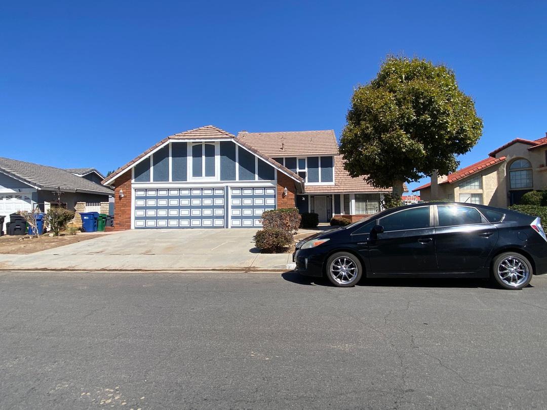 Clearwater Ave, Palmdale, CA 93551