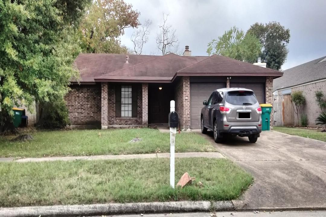 Parkcrest Forest Dr, Houston, TX 77088
