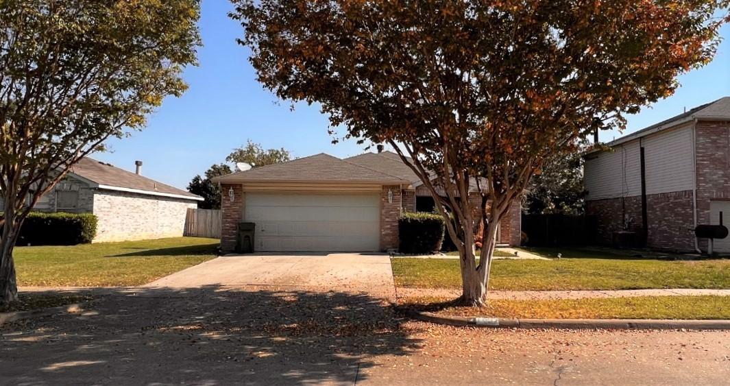 Mazourka Dr, Arlington, TX 76001